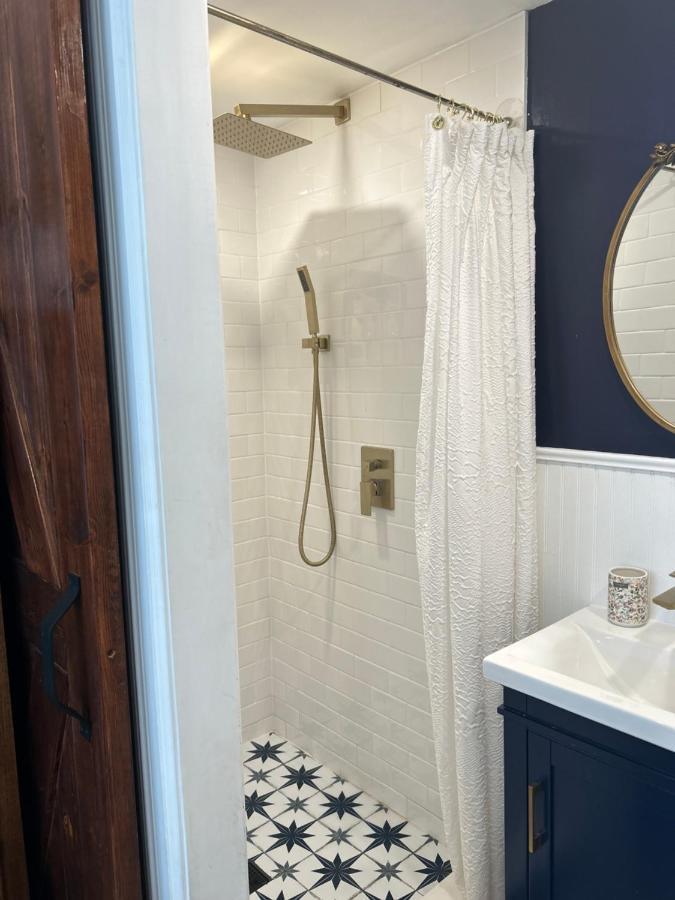 Adorable 1 Bedroom Cottage นิวยอร์ก ภายนอก รูปภาพ